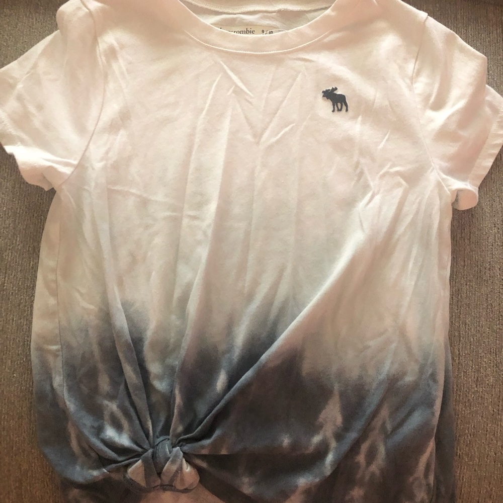 Girls size 9/10 Abercrombie Kids white and blue shirt.